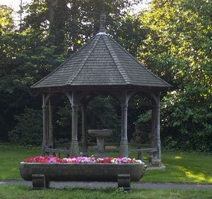 Quendon's fountain before the accident